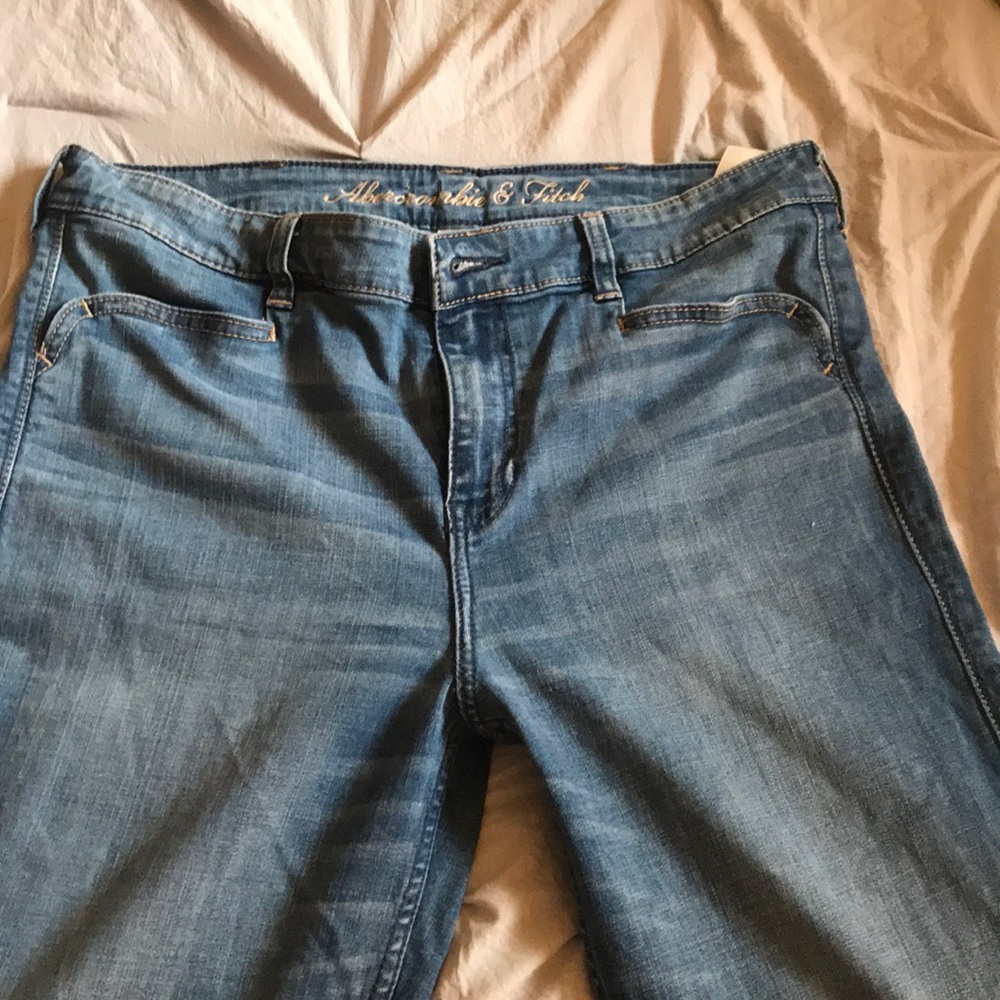 Jeans - Picture 2 of 3